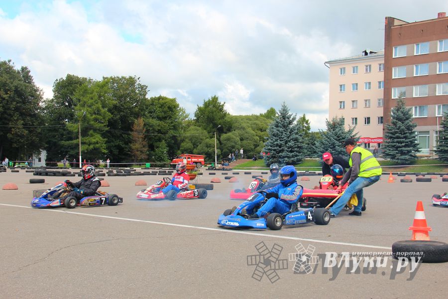 ​Великолучанин Николай Маркевич стал серебряным призером чемпионата г. Великие Луки по картингу (фото)