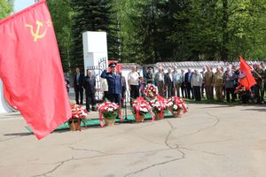 В Великих Луках прошел торжественный митинг в честь 9 мая (ФОТО)