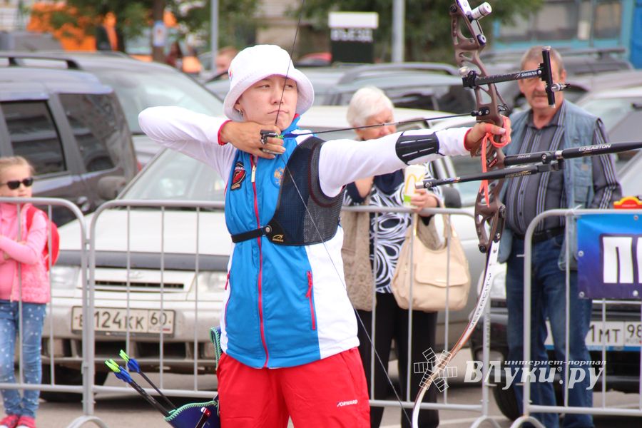 В Великих Луках проходит Чемпионат России по стрельбе из лука (ФОТО)