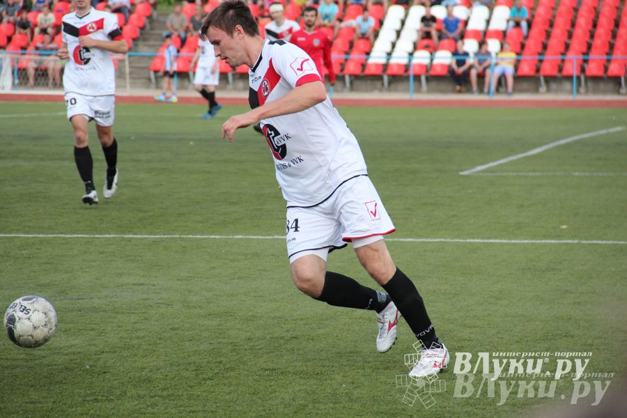  «Луки-Энергия» уступила в домашнем матче петербургской «Звезде» (фото)