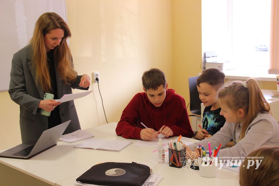 Языковой центр «ICE PEAK» приглашает великолучан