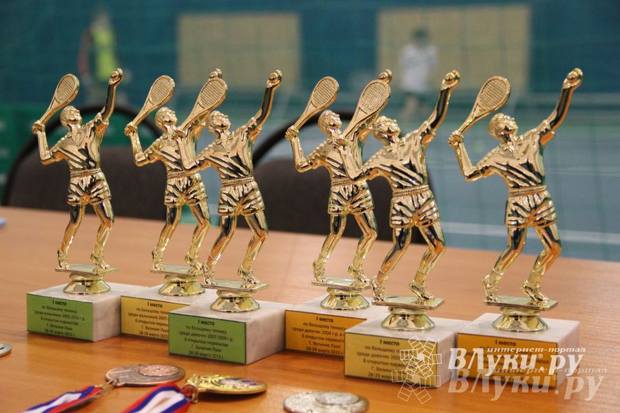 В Великих Луках прошло Первенство по большому теннису (фото)