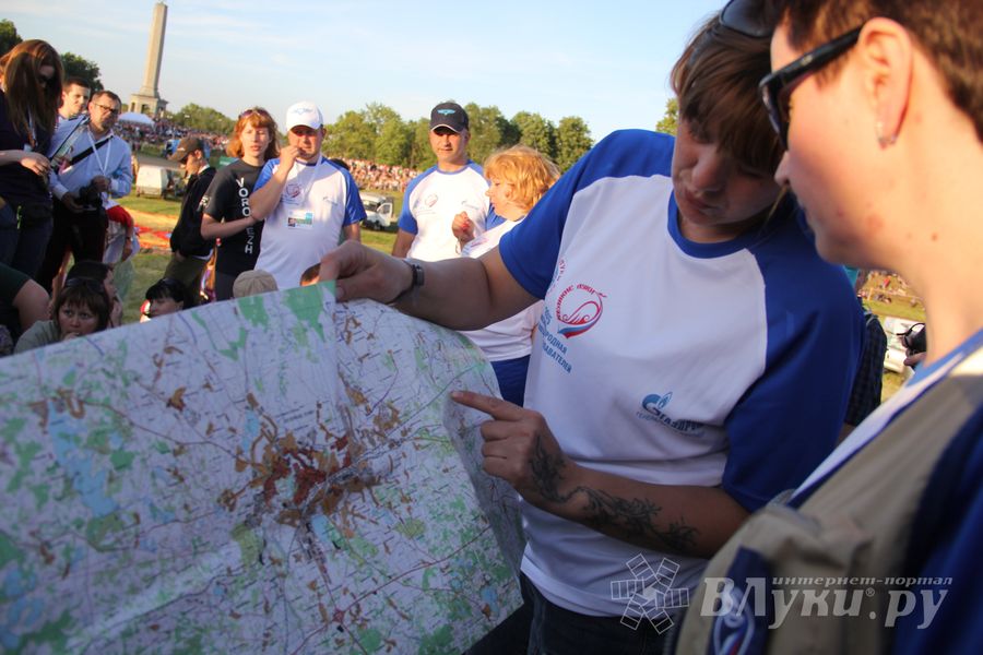 В Великих Луках открылась Международная юбилейная встреча воздухоплавателей (фото)