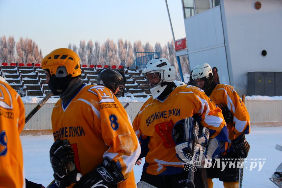 Великолукские хоккеисты разгромили гостей (фото)