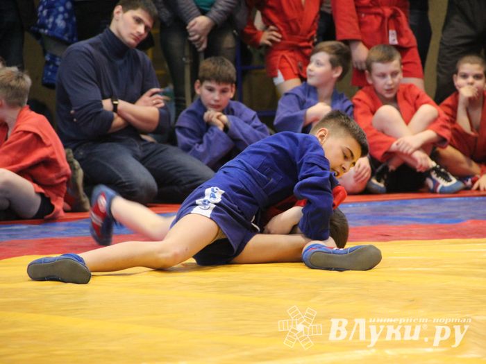 В Великих Луках прошли соревнования, посвященные памяти героев 6-й роты (ФОТО)