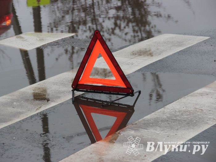 ДТП на проспекте Гагарина в Великих Луках (ФОТО)