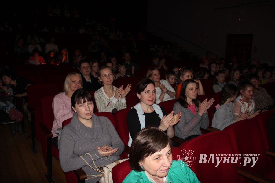 «Великолукская Веснянка» на сцене ДК ЛК