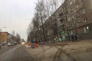 На ул. Дьяконова вскрыто дорожное полотно (ФОТО)