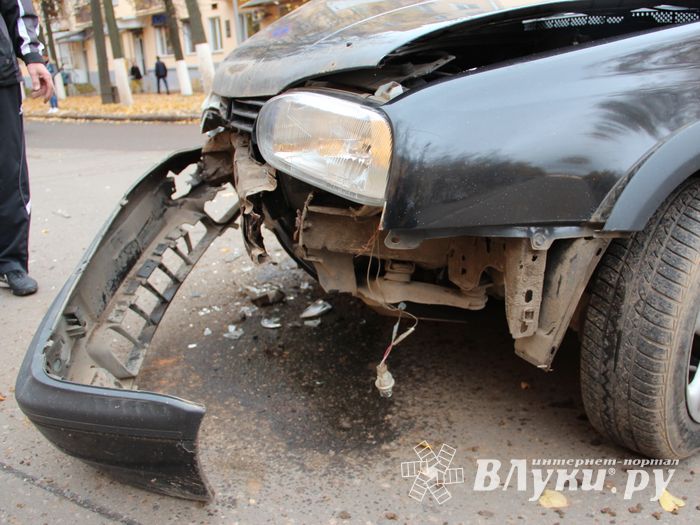 ДТП на проспекте Ленина в Великих Луках (ФОТО)