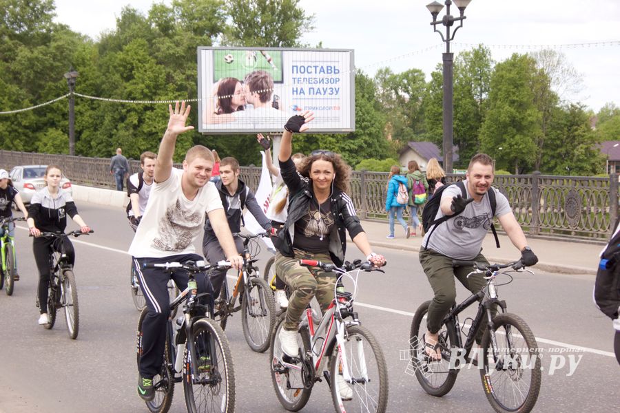 В Великих Луках прошёл Всероссийский велопарад (ФОТО)