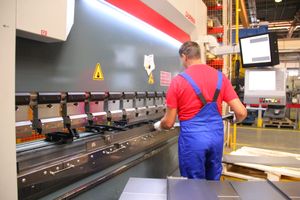 Михаил Ведерников пообщался с сотрудниками заводов «Микрон» и ВОМЗ (ФОТО, ВИДЕО)