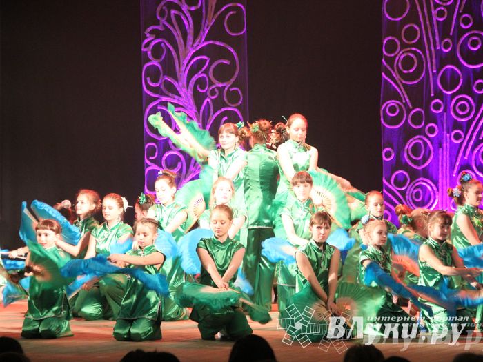 В ДК им. Ленина состоялся отчетный концерт студии восточного танца «Восточные сладости» (фото)