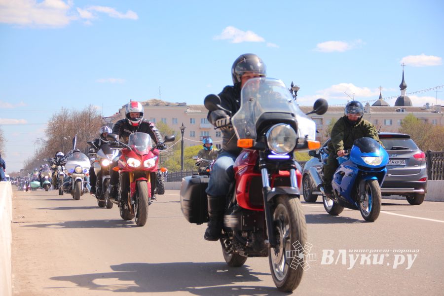В Великих Луках открыли мотосезон - 2017 (ФОТО)