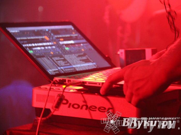 Самая танцевальная радиостанция отметила год вещания в Великих Луках