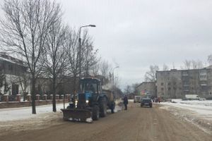 В Великих Луках производится ямочный ремонт (ФОТО)