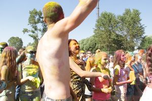 Яркие эмоции «ColorFest» в Великих Луках (ФОТО)