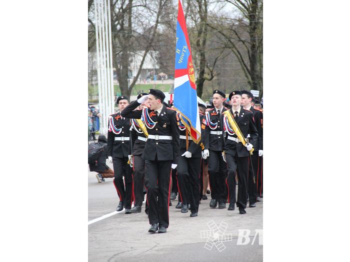 В Великих Луках прошел Парад Победы (ФОТО)