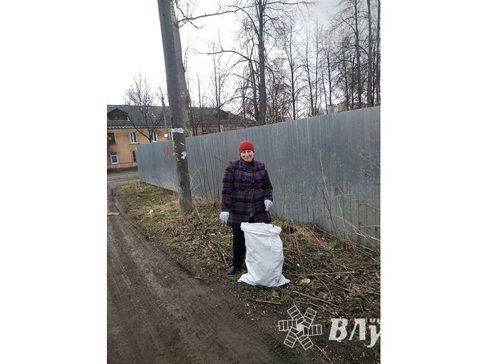 Воспитатели детского сада №16 вышли на субботник (ФОТО)