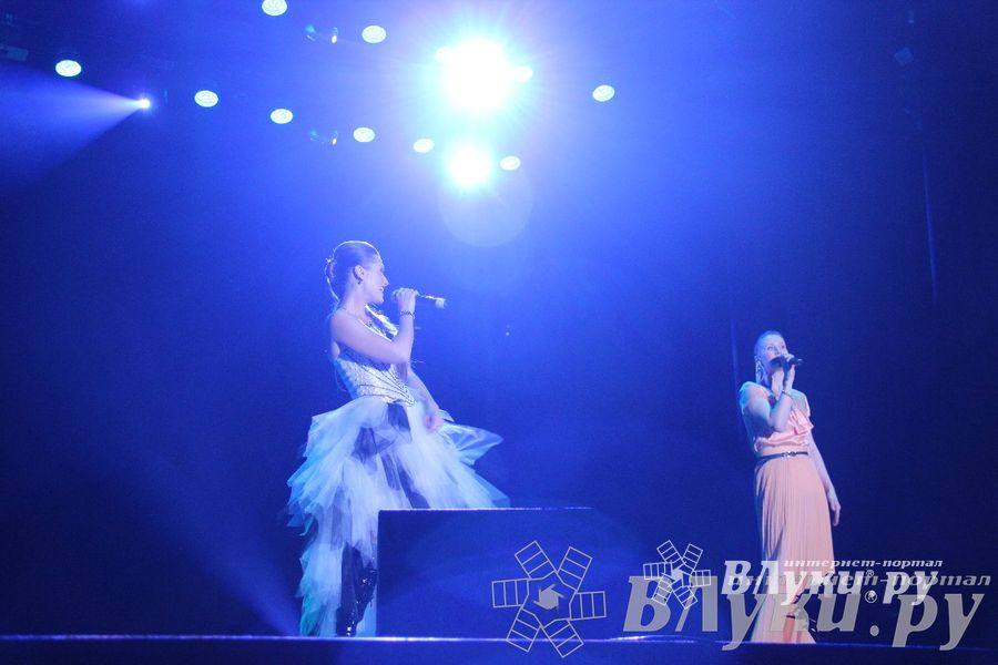 В Великих Луках состоялся сольный концерт певицы Цветаны