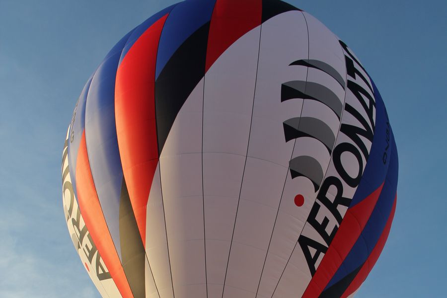 В Великих Луках открылась Международная юбилейная встреча воздухоплавателей (фото)