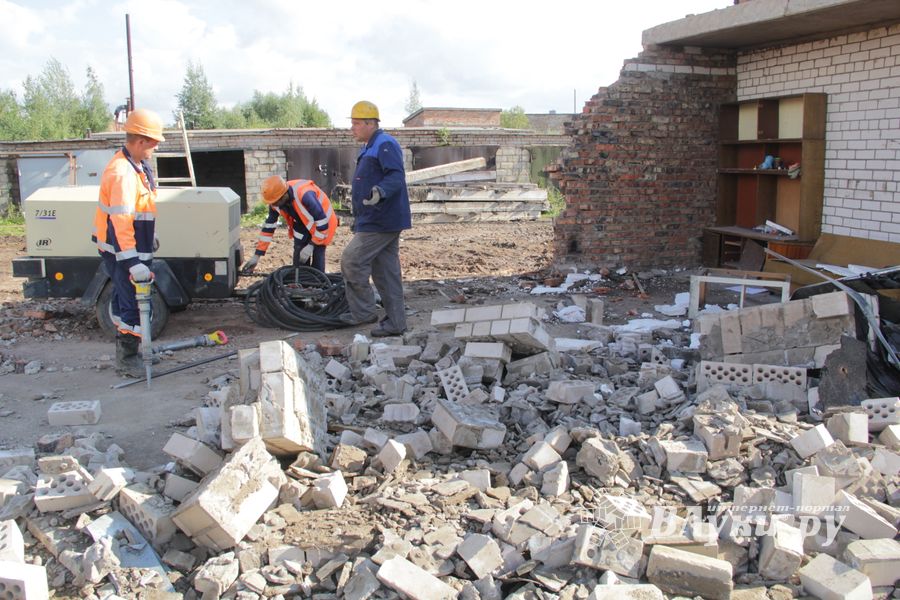 Расчистка местности для строительства путепровода в Великих Луках продолжается (ФОТО)