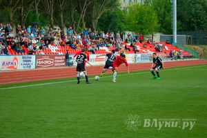 Матчи по футболу в рамках Первенства России проходят в Великих Луках (фото)