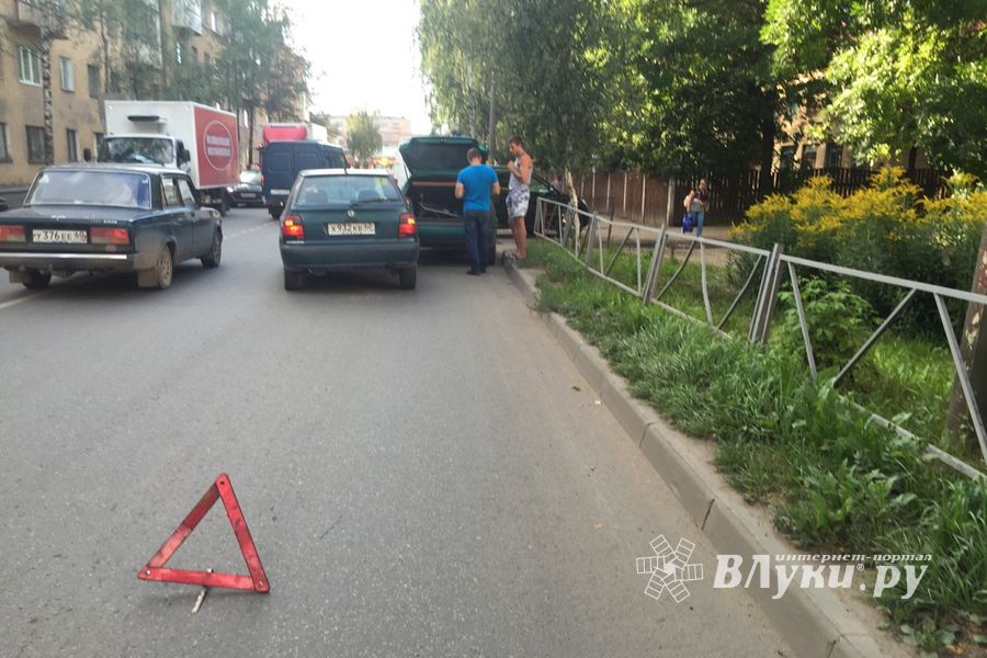 Парад ДТП в Великих Луках (ФОТО)