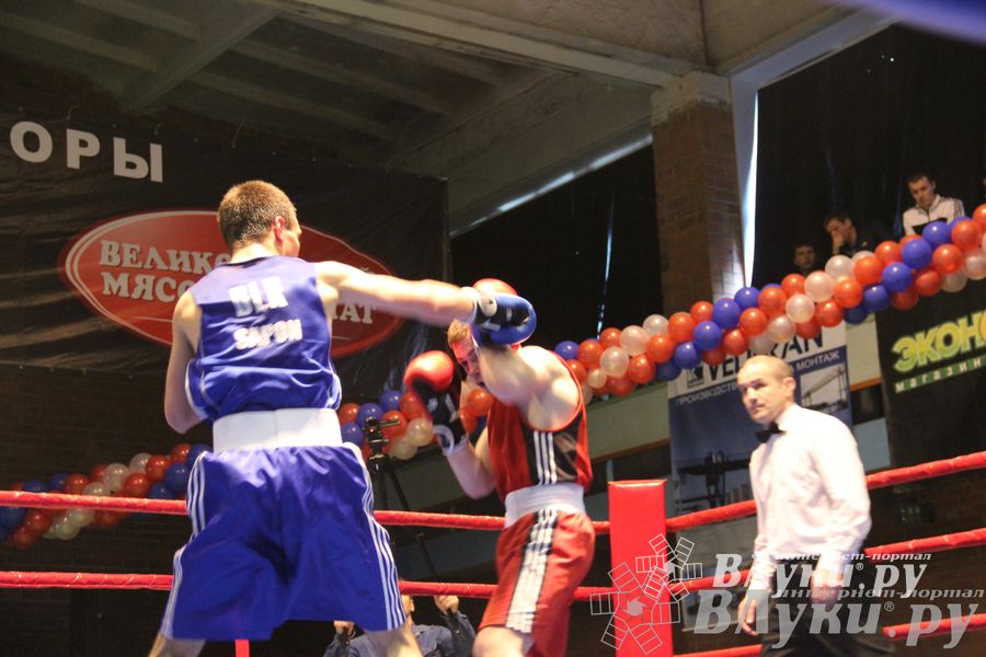 В Великих Луках состоялась матчевая встреча по боксу