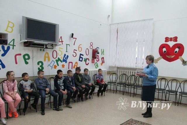 Воспитанники школы-интерната приняли участие в конкурсе детского рисунка, посвященном Дню спасателя (фото)