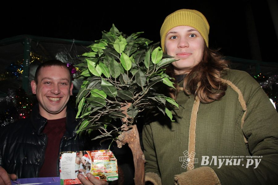 Великие Луки к встрече Нового года готовы (ФОТО)