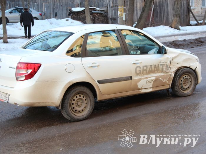 ДТП на Зверева в Великих Луках (ФОТО)