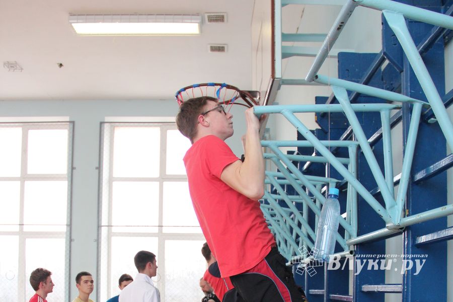 Конкурс «А ну-ка, парни!» прошёл в великолукской гимназии (фото)