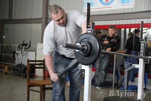 В Великих Луках прошел Чемпионат города по Русскому жиму и армлифтингу (фото)
