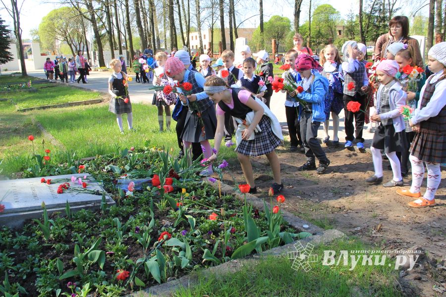 Дети Великих Лук — детям Войны (ФОТО)