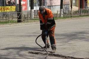 Водителей-великолучан просят быть повнимательнее на проспекте Ленина (ФОТО)