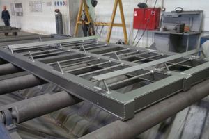 Сотрудники транспортного комитета оценили качество производства металлических изделий для путепровода в Великих Луках (ФОТО)