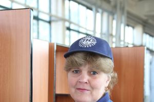 М.П. Михайлова, станочник деревообрабатывающего цеха