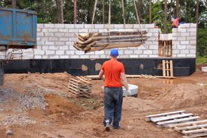 Строительство велоцентра в Великих Луках: склад, спортплощадки, велодорожки и земляника (ФОТО)