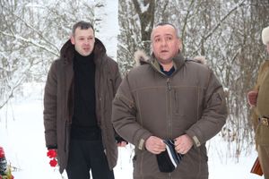 Никто не забыт: в Великих Луках благоустроили могилу неизвестного солдата (ФОТО)