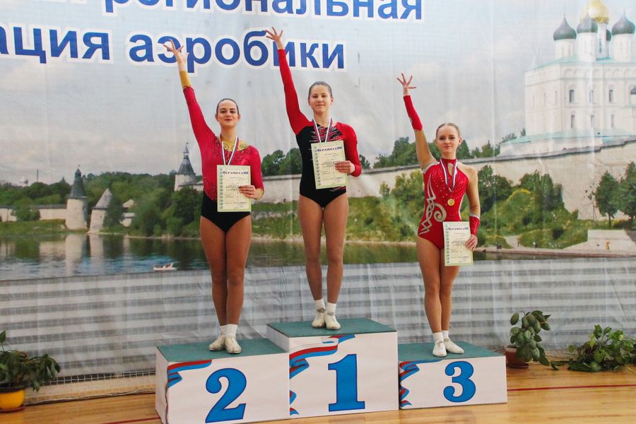 Великолучане вернулись с наградами с первенства СЗФО по спортивной аэробике (ФОТО)