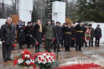 В преддверии Дня освобождения города прошел митинг «Твой подвиг бессмертен, солдат!» (фото)