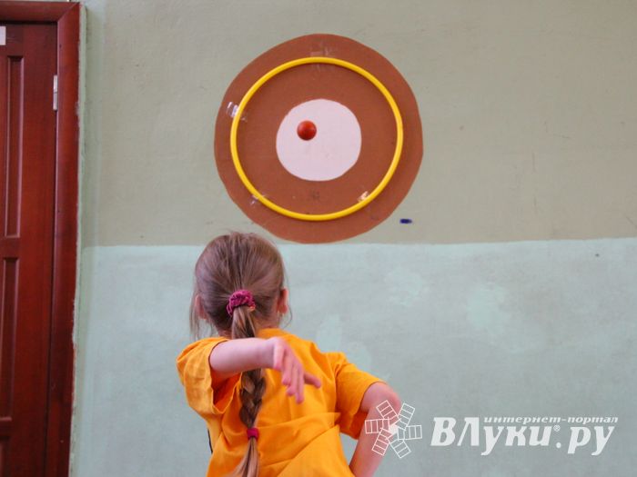 В Великих Луках проходят спортивные соревнования среди дошколят «Юные олимпионики» (ФОТО)