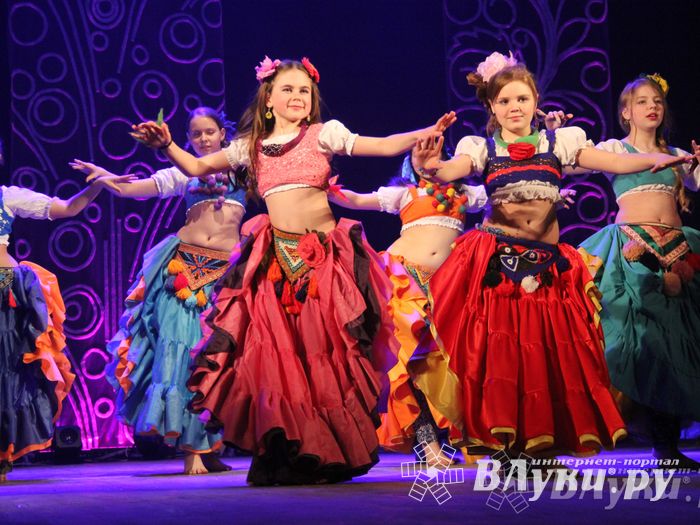 В ДК им. Ленина состоялся отчетный концерт студии восточного танца «Восточные сладости» (фото)