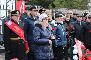 Родственники погибших солдат приняли участие в возложении цветов в Великих Луках
