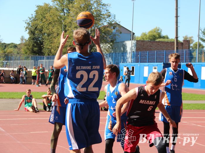 Большой спортивный праздник в Великих Луках (ФОТО)