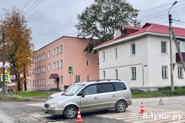 В Великих Луках произошло ДТП (ФОТО)