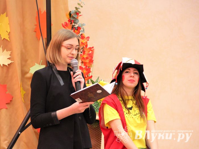 Зачем самых младших учеников 13-й школы испачкали мелом (ФОТО)