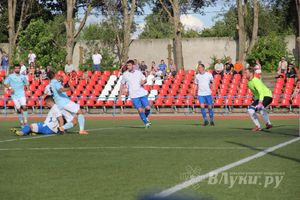 В Великих Луках состоялся матч Первенства СЗФО по футболу между командами «Луки-Энергия» и «Химик»