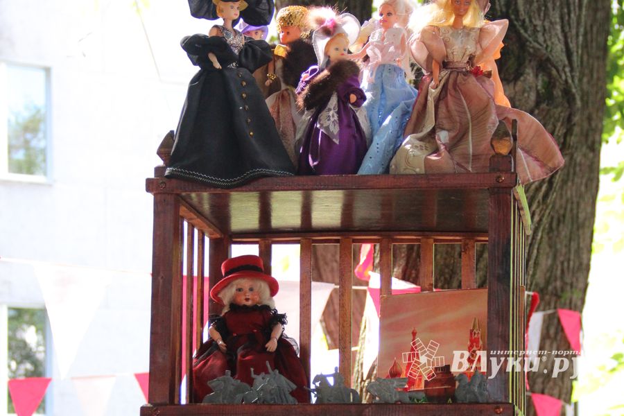 «Куклоград» и «Город мастеров» на праздновании Дня города Великие Луки (ФОТО)