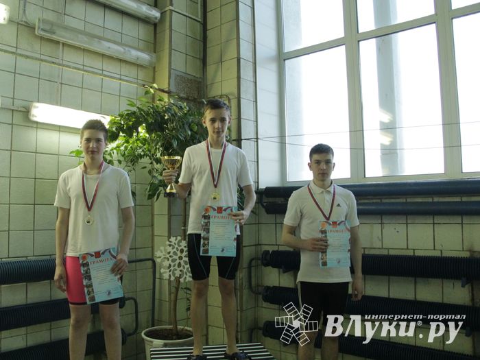 В Великих Луках прошел Чемпионат и Кубок города по плаванию (фото)